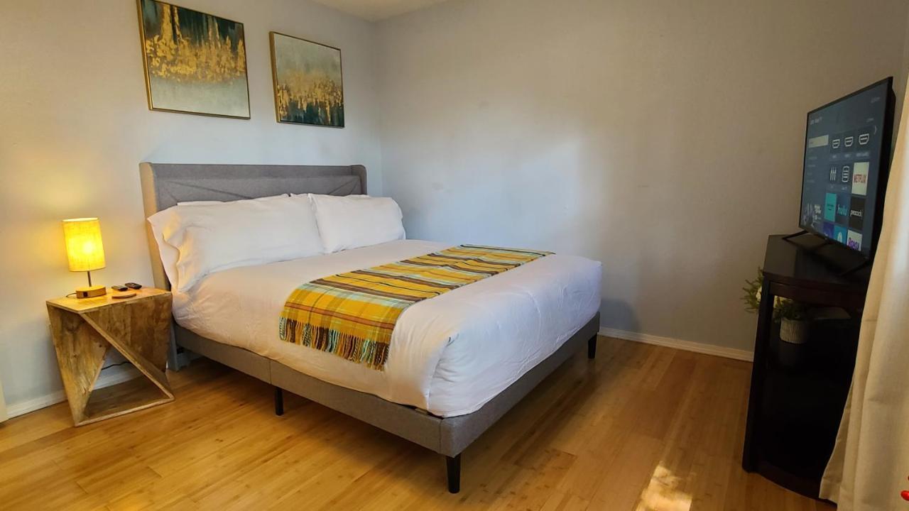 Centrally Located In Rogers And Bentonville! -Private Rooms Buitenkant foto